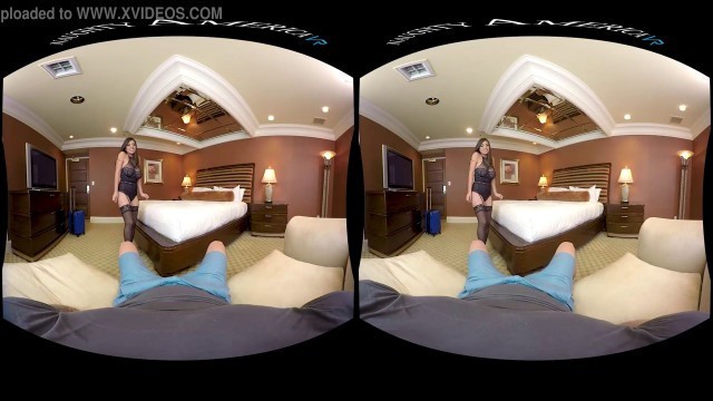 Big natural tits in VR! Naughty America